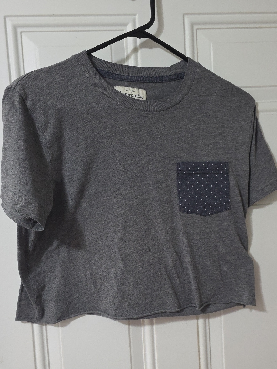 Abercrombie & Fitch Gray Crop Tee With Navy Polka Dot Pocket